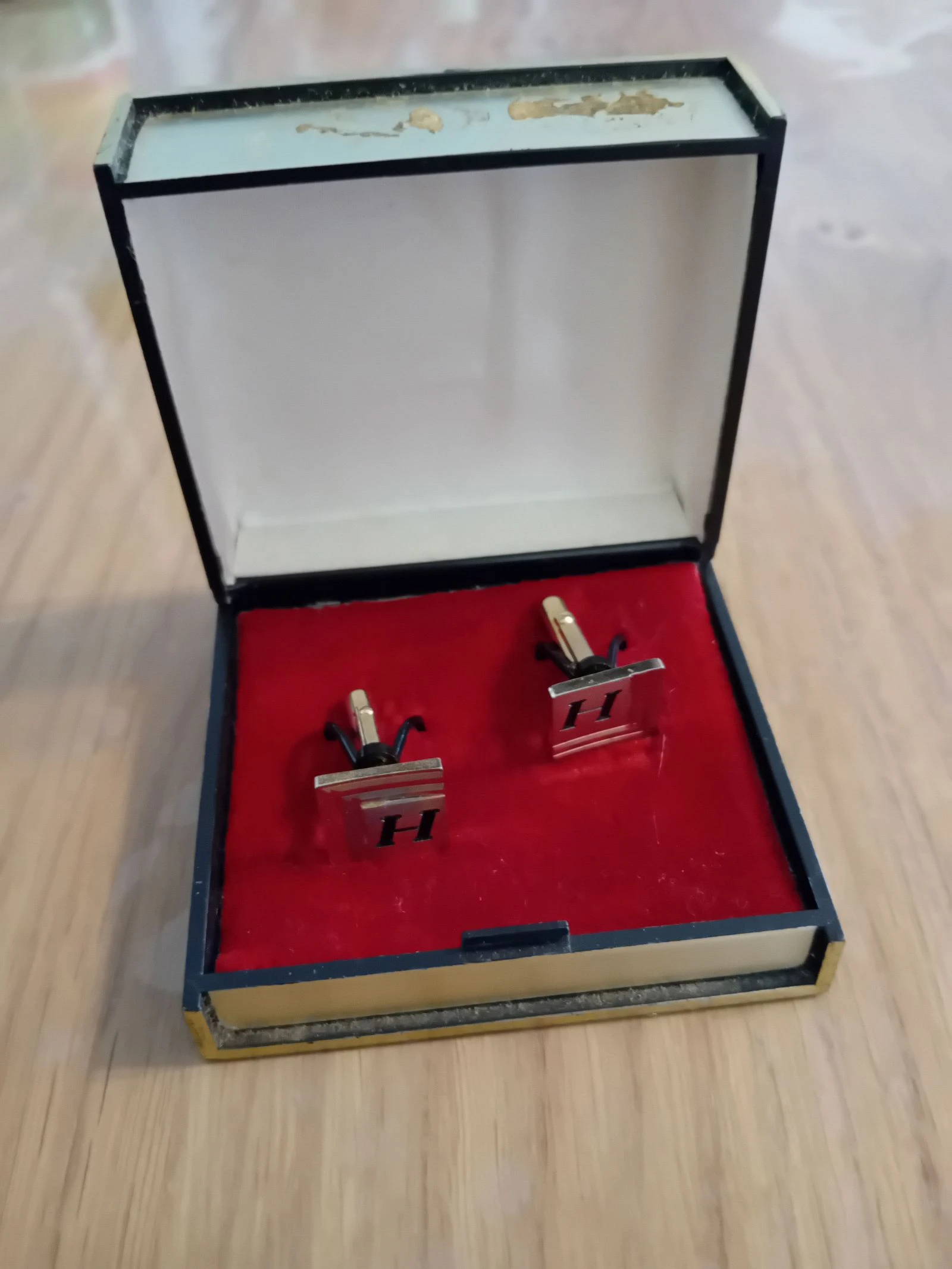 Bouton de manchette  vintage marqué H